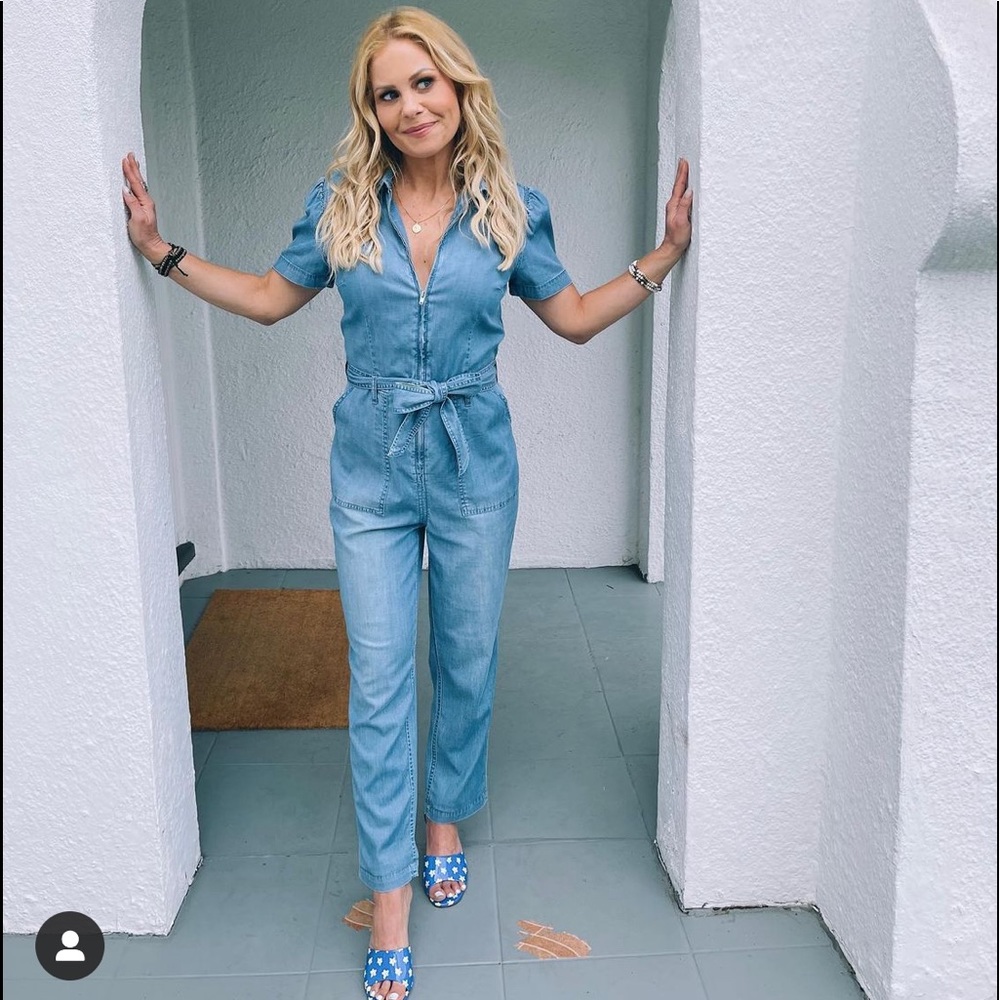 ISO Candace Cameron Bure Short Sleeve Tencel denim Jumpsuit- light wash, Small.